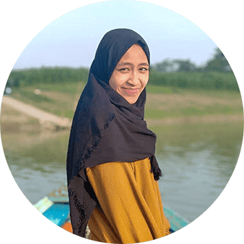 Miss-Dini-Senior-Tutor-Kampung-Inggris.png
